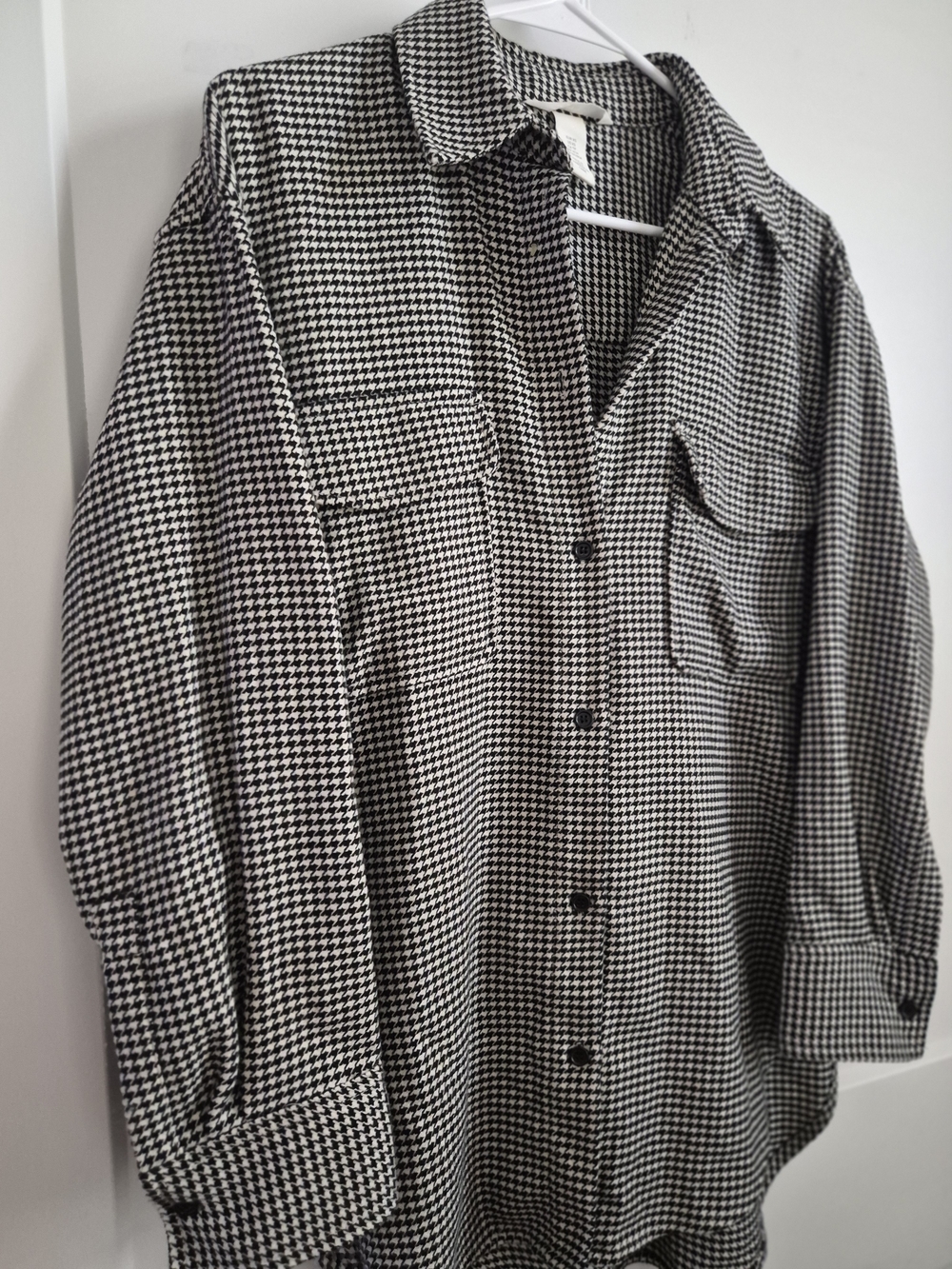 H&M Black and White Houndstooth Blazer-Style Jacket - Picture 2 of 3